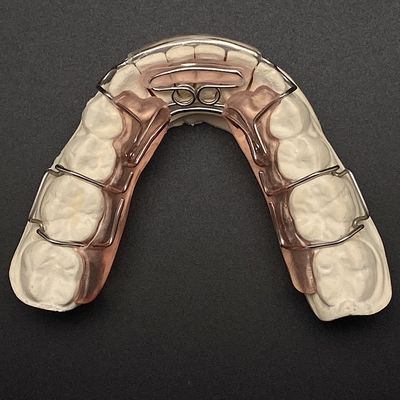 주문 편안 한 스테인리스 스틸 아크릴 하울리 유지 장치 효과적 인 정형 치과 해결책 online manufacture
